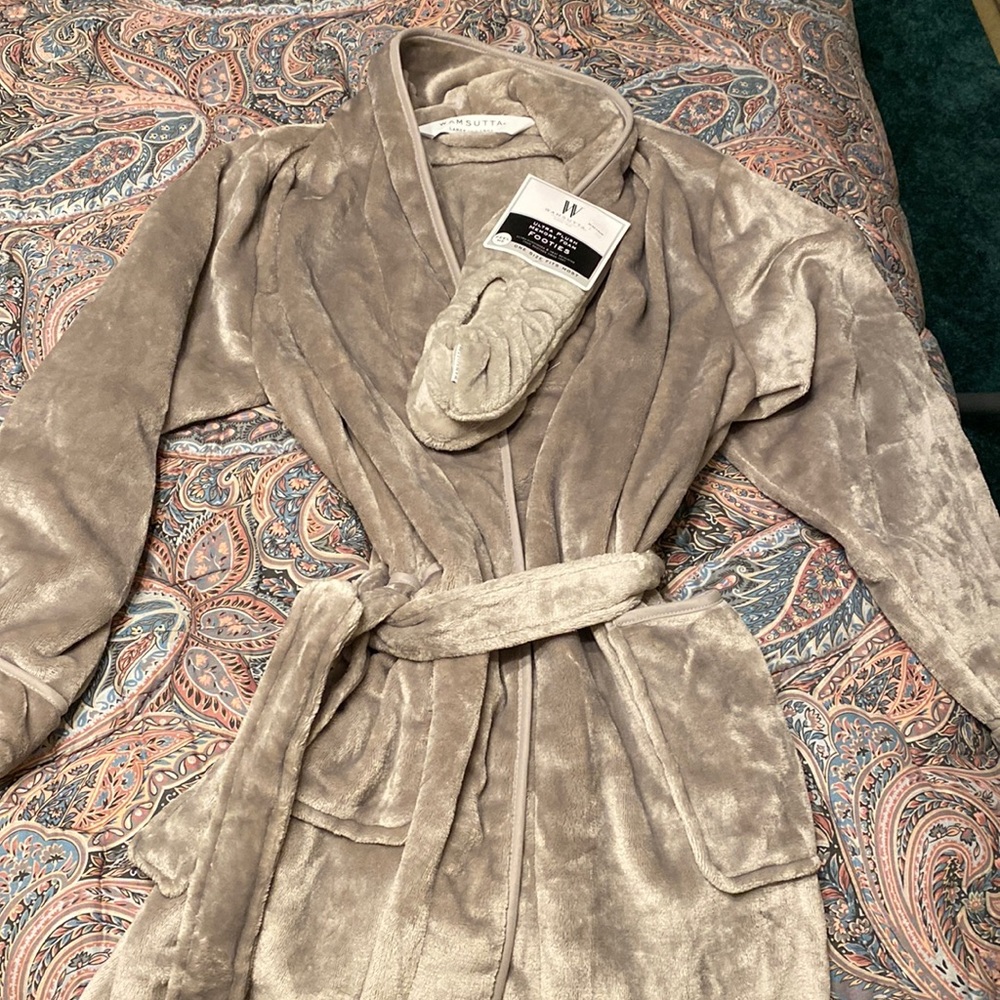 Wamsutta Bathrobe and Slipper set